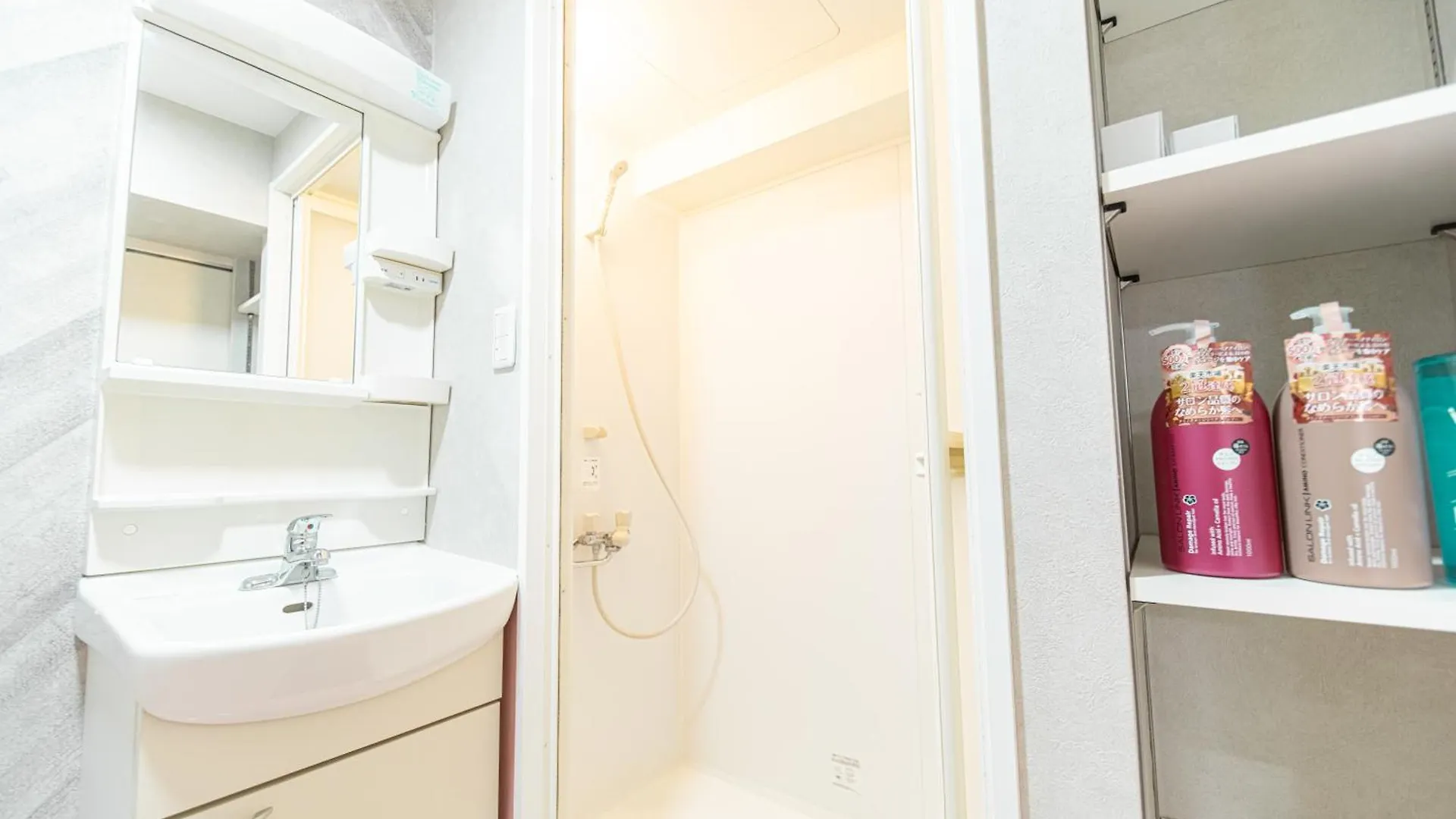 G72新宿最中心 两室一厅 新宿三丁目车站4分 2 Rooms Shinjuku Center 4 Mins To St Max 7P 直达新宿 涉谷 表参道 池袋 上野 代代木 银座 原宿 品川 Tokyo
